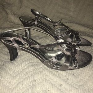 Nina heels Size 7.5 Silver/ Gray with jewels